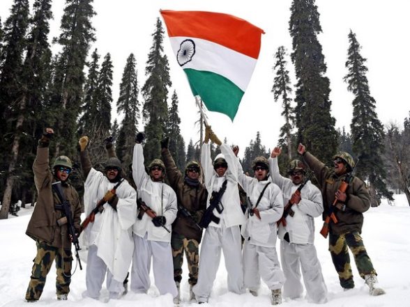 India News | JK: Indian Army Celebrates 74th Republic Day in Snow Clad Gulmarg Sector - Vimarsana News