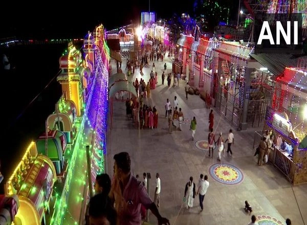 India News | TN: Palani Dhandayuthapani Swamy Temple Lights Up on Kumbabhishekam