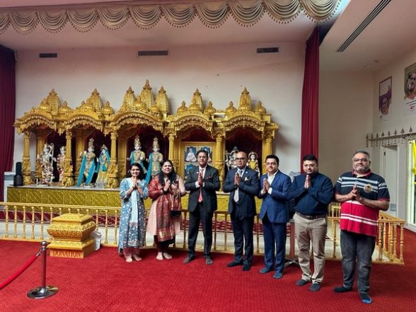 World News | Indian High Commissioner to Australia Discusses Indian Community's Concerns over Recent Temple Vandalisations - Vimarsana News