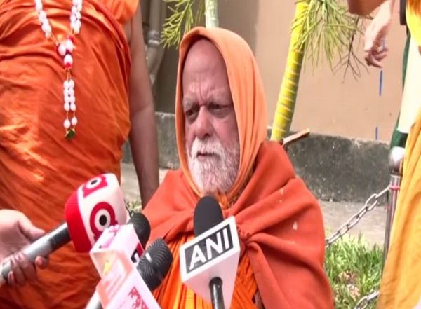 Prophet Muhammad and Jesus Christ’s Ancestors Were Sanatani Hindus, Claims Puri Shankaracharya Swami Nischalananda Saraswati