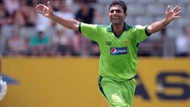 Abdul Razzaq, Former Pakistan All-Rounder, Takes A Dig At Jasprit Bumrah Saying the Indian Fast Bowler Doesn't Come Near the Quality of Shaheen Shah Afridi