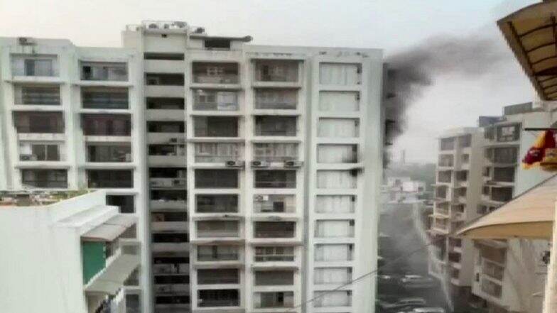 Gujarat Fire: Massive Blaze Engulfs Residential Building in Ahmedabad; One Dead (See Pics and Video)