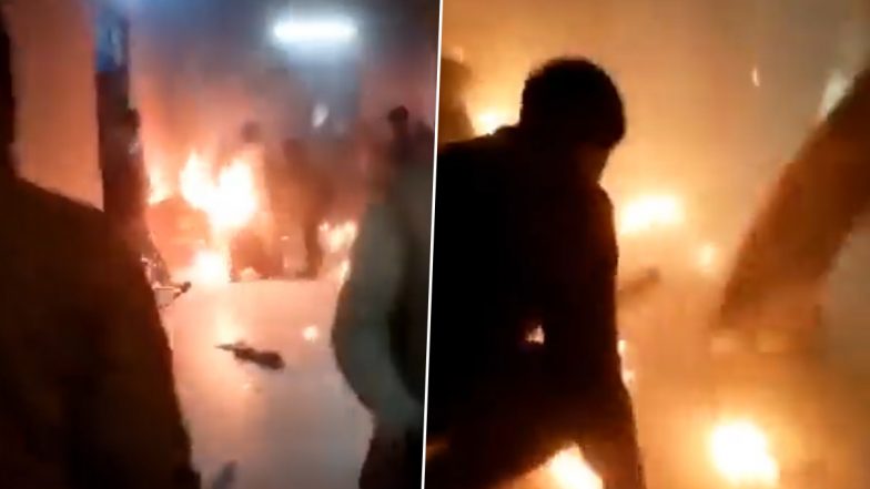 Uttar Pradesh Shocker: Man Sets Himself Ablaze After Being Harassed by Tehsildar and BJP Leader in Barabanki, Disturbing Video Goes Viral