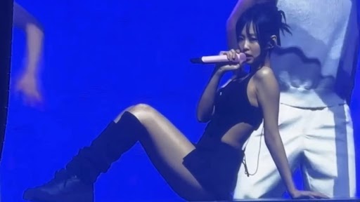 BLACKPINK's Jennie Leaves Fans Speechless With New Backless Outfit During Their Hong Kong Show (View Images)