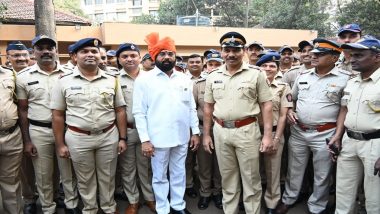 Republic Day 2023: Maharashtra CM Eknath Shinde Unfurls National Flag at His Official Residence in Mumbai (See Pics)