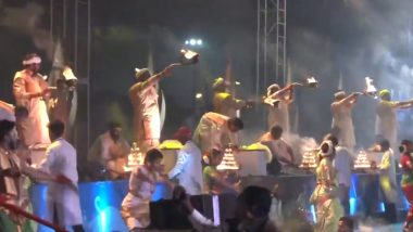 Gangasagar Mela 2023: Mahant Gyan Das, Chief Priest of Kapil Muni Ashram, Performs Ganga Aarti at South 24 Parganas in West Bengal (Watch Video)