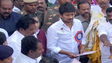 Jallikattu: Tamil Nadu Sports Minister Udhayanidhi Stalin Flags Off Bull-Taming Festival Event in Madurai’s Alanganallur (Watch Video)