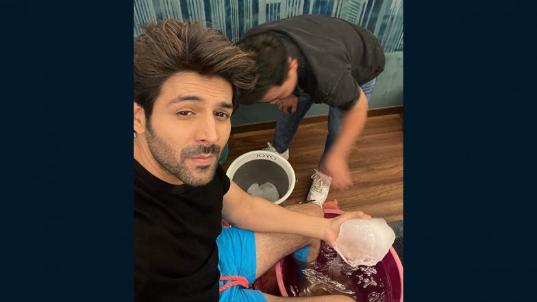 Kartik Aaryan Gets Injured on Shehzada Sets, Decides To Take ‘Ice Bucket Challenge’ (View Pic)