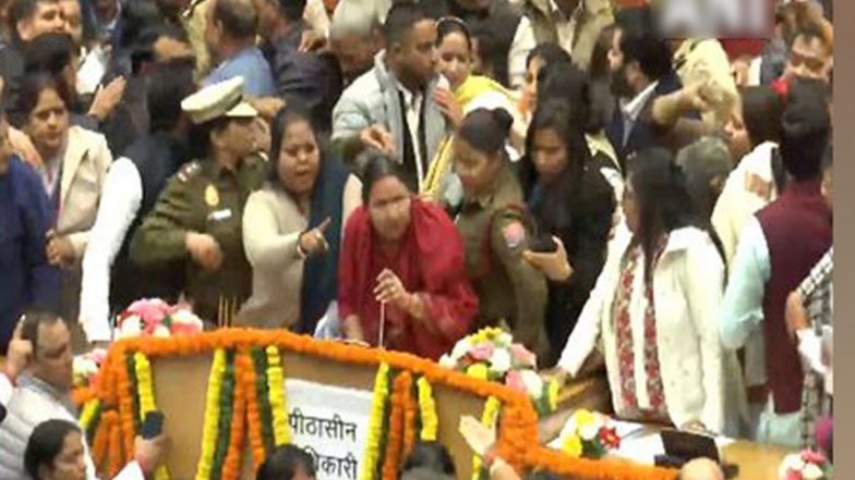 Delhi Mayor Election 2023: City Municipal Corporation Turns Battleground Between BJP and AAP (Watch Video)