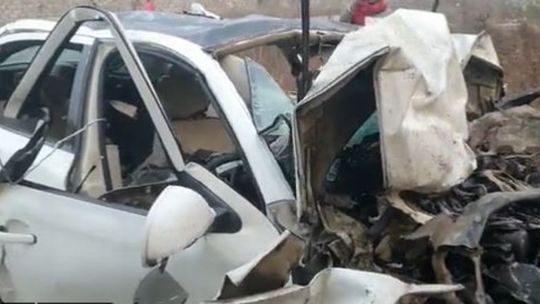 Maharashtra Road Accident: Four Killed as Car Hits Bus on Mumbai-Ahmedabad Highway in Palghar (Watch Video)