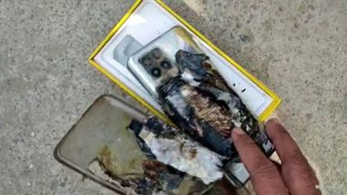 Uttar Pradesh: Mobile Phone Explodes While Talking in Amroha, Youth Sustains Finger Injury
