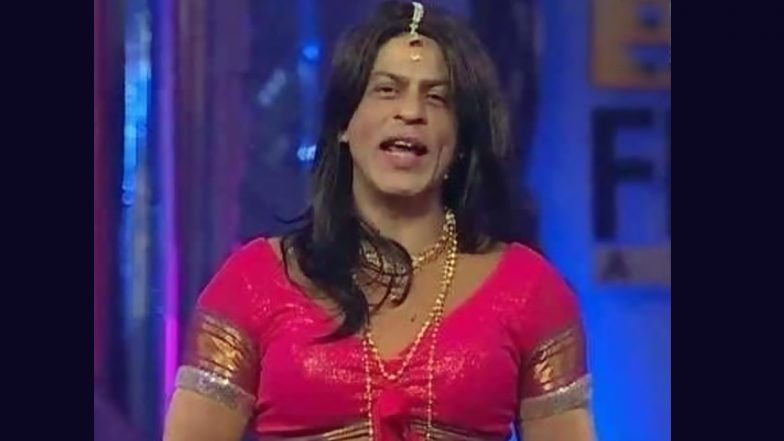 Pathaan: Netizen Posts an Old Pic of Shah Rukh Khan Dressed as a Lady and Calls Him ‘Femme Fatale’, Check Out King Khan’s Witty Reply