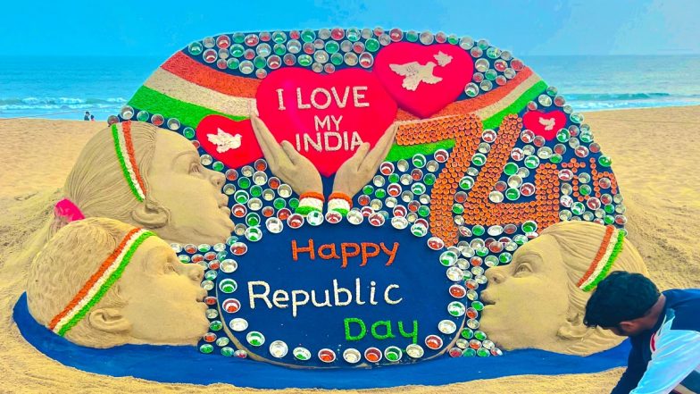 Republic Day 2023: Sand Artist Sudarsan Pattnaik Wows Indians With Beautiful Sand Art Celebrating India's 74th Gantantra Diwas (See Pics and Video)