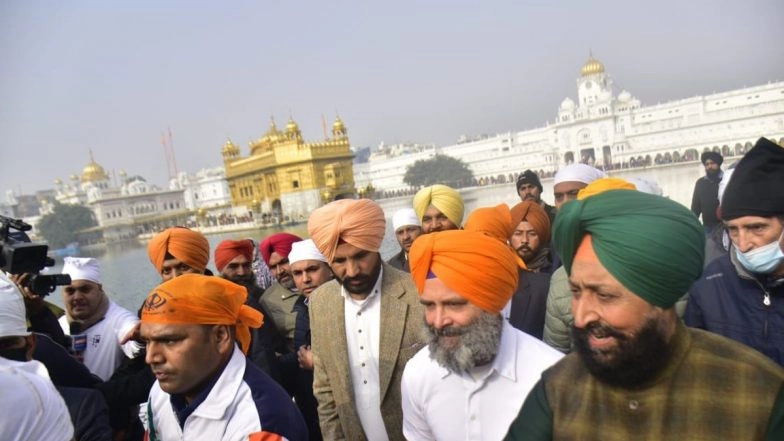 Congress Leader Rahul Gandhi Visits Golden Temple in Amritsar Ahead of Punjab Leg of Bharat Jodo Yatra (See Pics and Video)