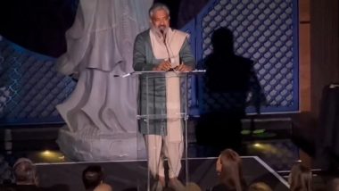 SS Rajamouli Receives Best Director Award for RRR at NYFCC! Videos of His Acceptance Speech and Crowd Cheering for the Filmmaker Go Viral