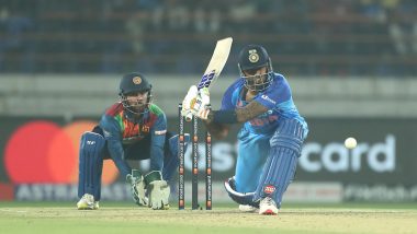 SKY 360! Suryakumar Yadav Smashes Chamika Karunaratne for a Huge Six During IND vs SL 3rd T20I 2023 (Watch Video)