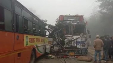 Uttar Pradesh Accident Video: Two Killed, Five Injured After Bus Collides With Truck Due to Dense Fog in Farrukhabad