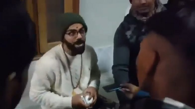 'Bhai Ashram Hai Ye' Virat Kohli Requests Fans Not to Film Videos During His Visit to Rishikesh (Watch Video)