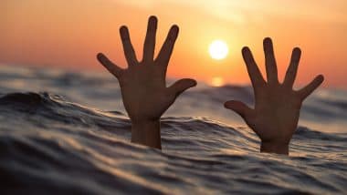 Odisha Shocker: Two College Girls Drown While Bathing at Aryapalli Beach in Ganjam; Four Rescued