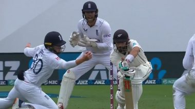 Unbelievable Catch! Ollie Pope Takes a One-Handed Stunner to Dismiss Daryl Mitchell in NZ vs ENG 2nd Test 2023 (Watch Video)