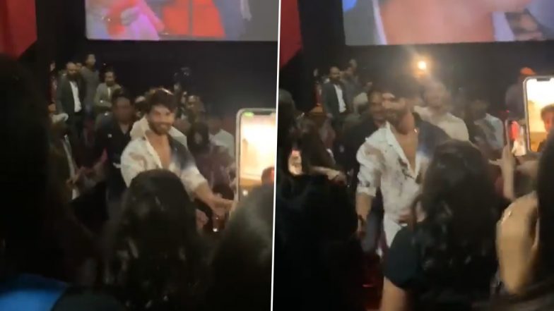 Shahid Kapoor Surprises Fans by Making an Unplanned Appearance on Last Day of Jab We Met Screening in Mumbai (Watch Video)