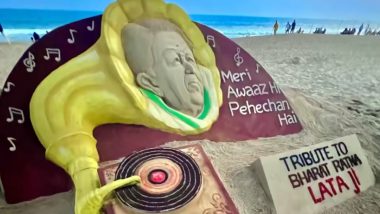 Lata Mangeshkar Death Anniversary 2023: Sand Artist Sudarshan Pattnaik Creates Beautiful Sculpture Paying Tribute to the ‘Melody Queen’ (Watch Video)