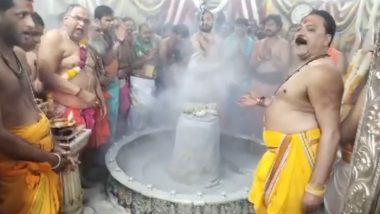 Mahashivratri 2023: Annual Bhasma Aarti Taking Place at Mahakaleshwar Temple in MP’s Ujjain (Watch Video)