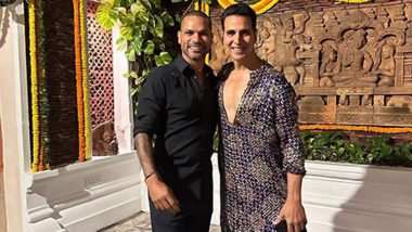 Akshay Kumar Poses For a Perfect and Stylish Photo With Shikhar Dhawan (View Pic)