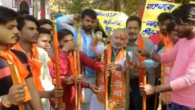 'Jaha Milenge Bittu-Sona, Tod Denge Kona-Kona', Shiv Sena Workers in MP's Sagar Gear Up for Valentine's Day 2023 (Watch Video)