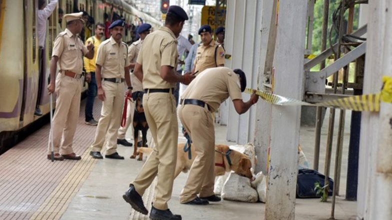 Bomb Blast Threat in Maharashtra: Accused Who Made Calls Threatening Explosions in Mumbai and Pune on June 24 Arrested From Jaunpur in UP, Sent to Police Custody