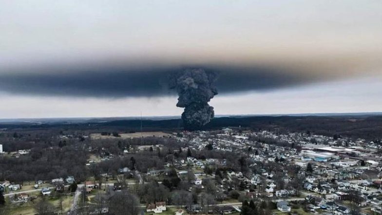 Ohio Train Derailment: Health Risks for East Palestine Residents After Authorities Burn Toxic Chemicals of Derailed Rail Cars, Photos and Videos Capture Scenes of Devastation, Animals Dying