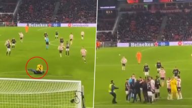 Fan Punches Goalkeeper Marko Dmitrovic During PSV vs Sevilla Europa League Football Match, On-field Fight Video Goes Viral