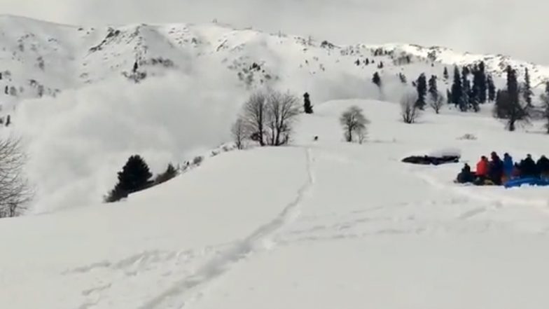 Video: Avalanche Hits Afarwat Peak in Gulmarg, Rescue Operations Underway