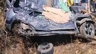 Bengaluru Road Accident: Speeding Truck Overturns, Crushes Car on Bannerghatta Road; Woman, Daughter Killed