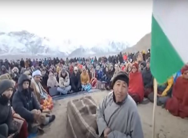 India News | Ladakh: Reformist Sonam Wangchuk Ends Five-day Hunger Strike, but Gets Support for 6th Schedule Demand