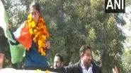 Sports News | India's U-19 World Cup Star Parshavi Chopra Receives Grand Welcome from Family, Friends