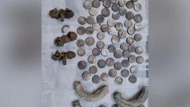 India News | Chhattisgarh: Ancient Coins, Jewellery Found Inside Pot in Rajnandgaon