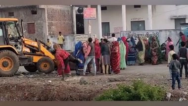 India News | MP: 5 Policemen Injured as Locals Hurl Stones During Anti-encroachment Drive in Ujjain