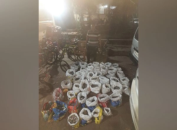 India News | Rs 9.4 Lakh Worth 'counterfeit' Coins Seized from Car in Mumbai, One Arrested