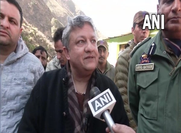 India News | J-K Land Subsidence: GSI Team Visits Doda After 19 Houses Develop Cracks