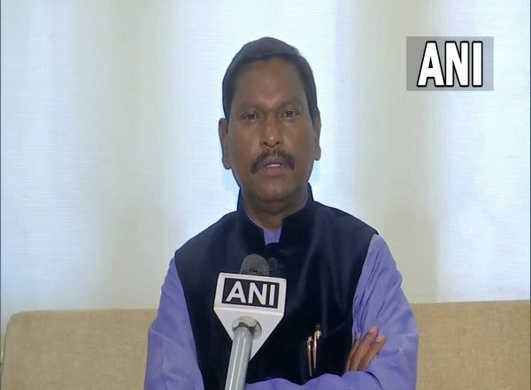 India News | Govt Emphasising on Development of Tribals: Union Minister Arjun Munda Lauds Union Budget