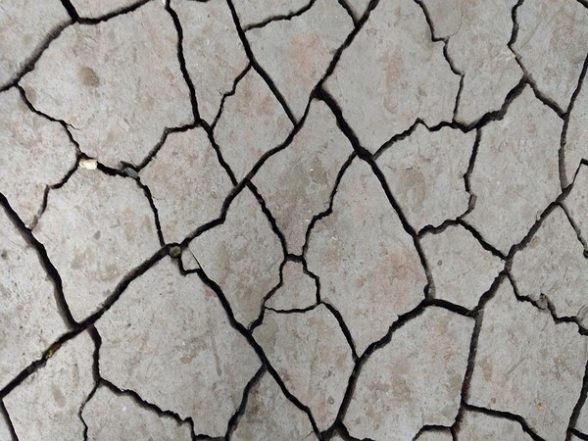 Science News | Scientists Detect Molten Rock Layer Hidden Under Earth's Tectonic Plates - Vimarsana News
