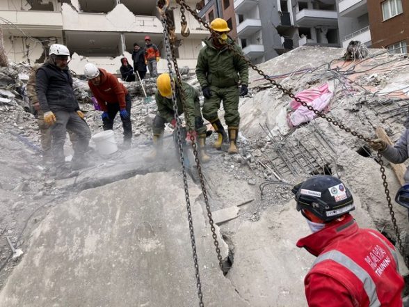World News | NDRF, Turkish Army Rescue 8-year-old Girl from Earthquake-hit Turkey - Vimarsana News