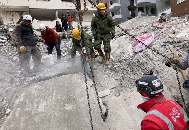 World News | NDRF, Turkish Army Rescue 8-year-old Girl from Earthquake-hit Turkey