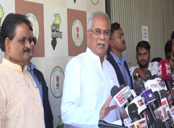 India News | 'Stop Threatening,' Says CM Baghel on Former CM Raman Singh's Remark over Murder of BJP Leader in Narayanpur