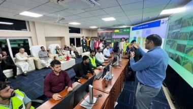 India News | Union Minister Nitin Gadkari Inspects Control Room of Delhi-Mumbai Expressway