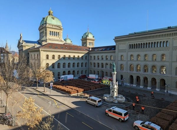World News | Swiss Parliament Evacuated After Man Arrested with Explosives