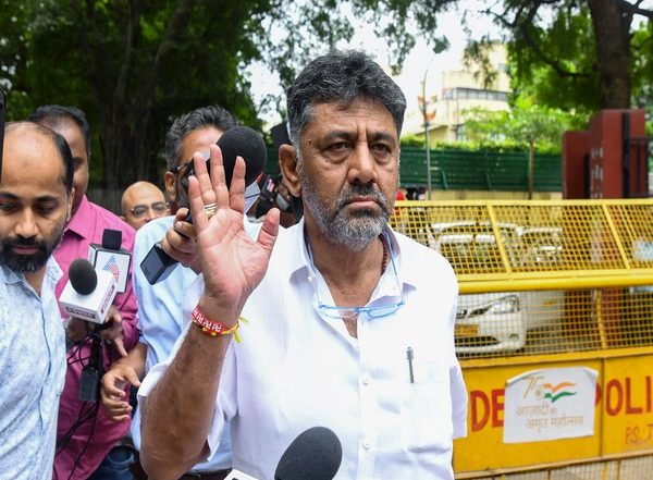 India News | Karnataka BJP Government Floating Tenders at Inflated Rates to Fund Upcoming Polls: Congress' DK Shivakumar