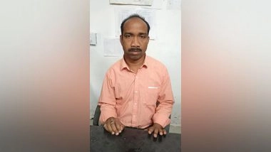 India News | Odisha: Revenue Inspector Caught Red-handed While Taking Bribe from Farmer
