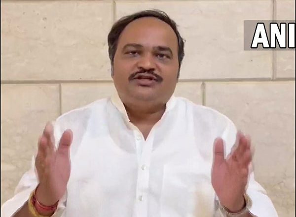 Uddhav Thackeray Faction Says EC Order on Symbol and Party Name 'Hasty', Shows It Works 'As BJP Agent'